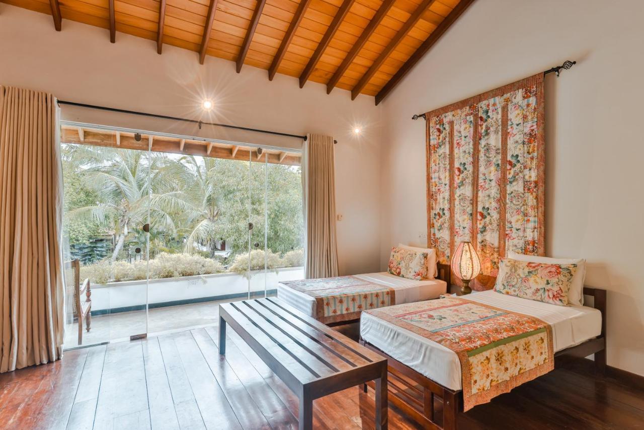 Villa Hundira Negombo Bagian luar foto