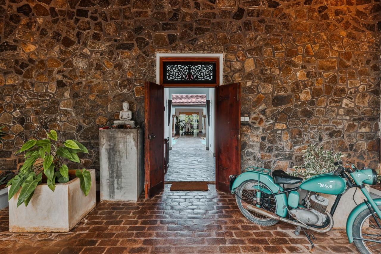 Villa Hundira Negombo Bagian luar foto