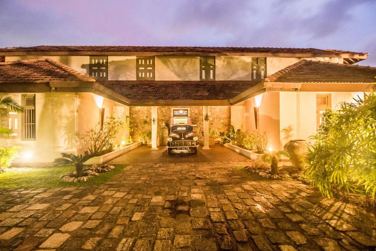 Villa Hundira Negombo Bagian luar foto